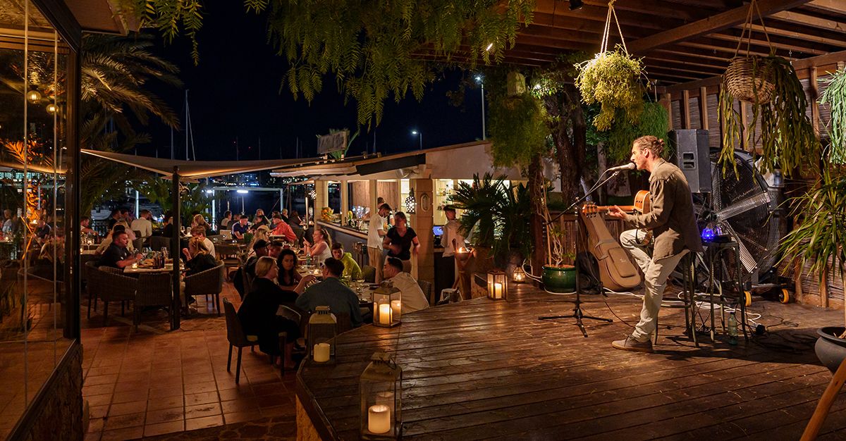 Dinner with music in San Antonio